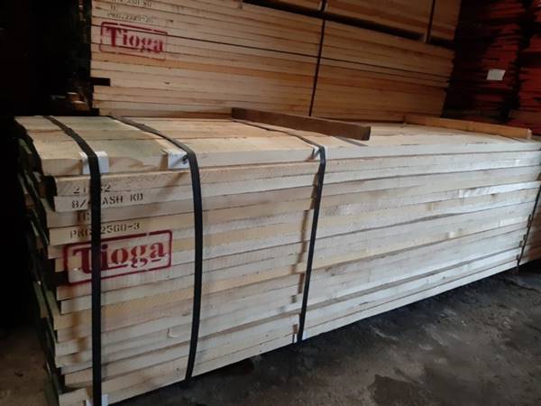 Kho gỗ tần bì nhập khẩu